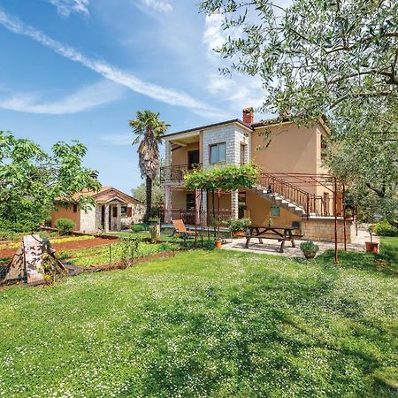 Stunning Apartment In Umag With Wifi Luaran gambar