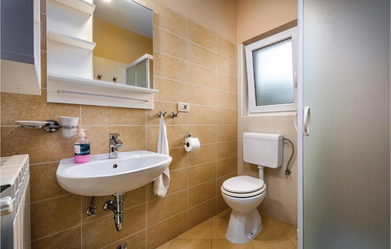 Stunning Apartment In Umag With Wifi Luaran gambar