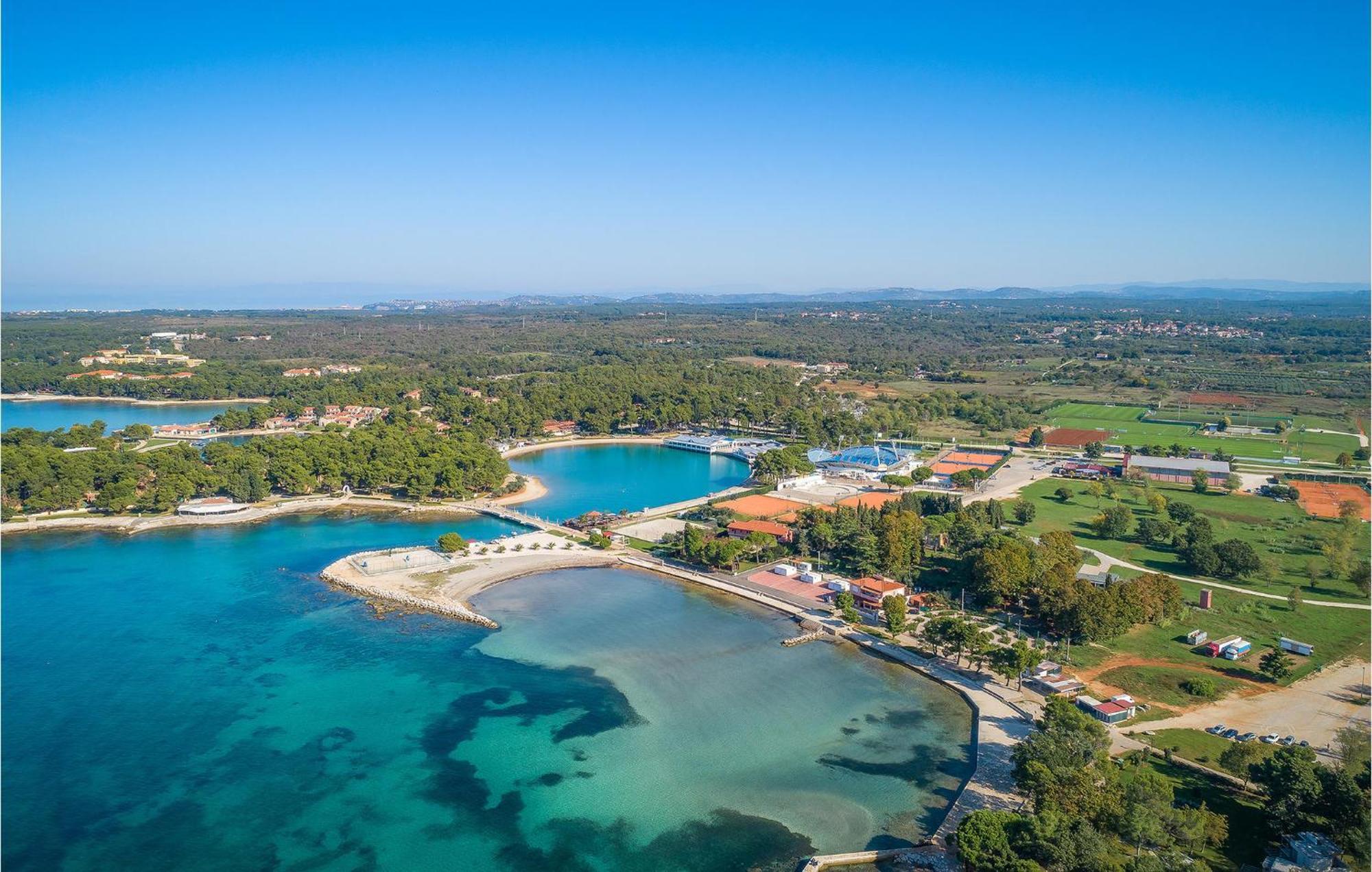 Stunning Apartment In Umag With Wifi Luaran gambar
