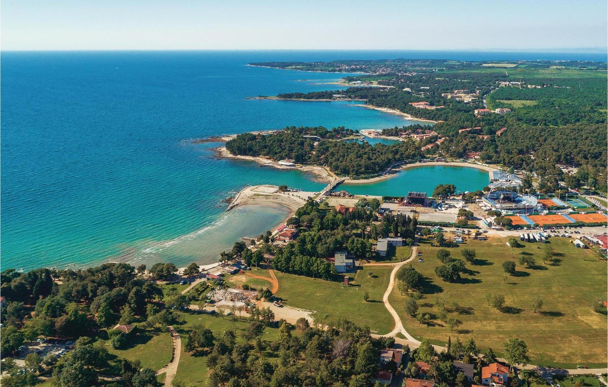 Stunning Apartment In Umag With Wifi Luaran gambar