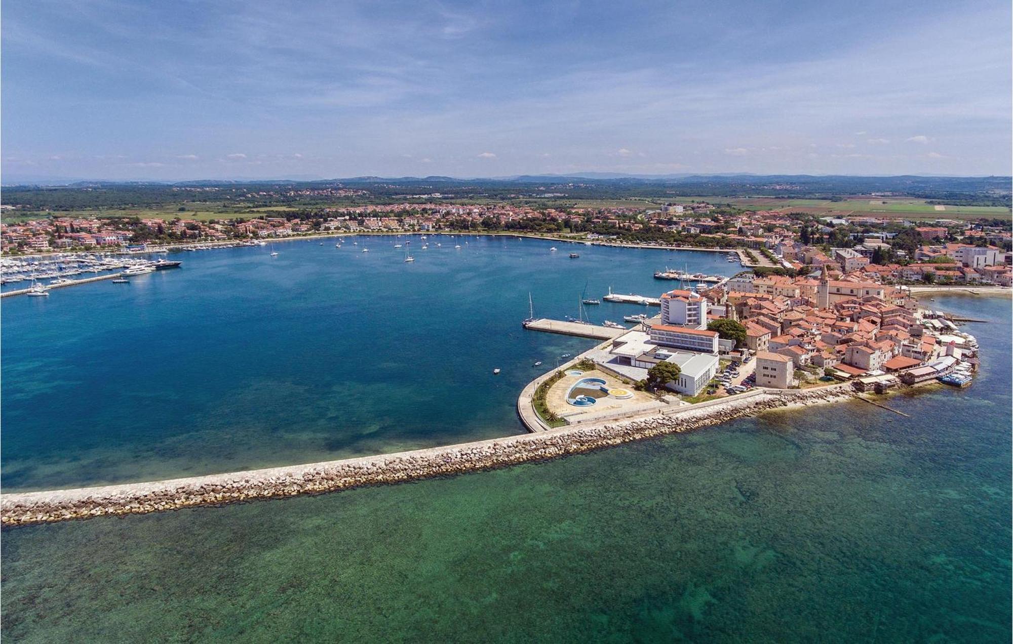 Stunning Apartment In Umag With Wifi Luaran gambar